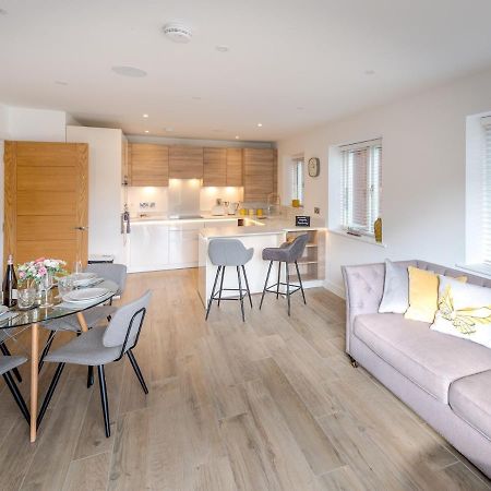 Pass The Keys 1 Bed Albury Contemporary Apartment With Secure Parking Shrewsbury Exterior photo