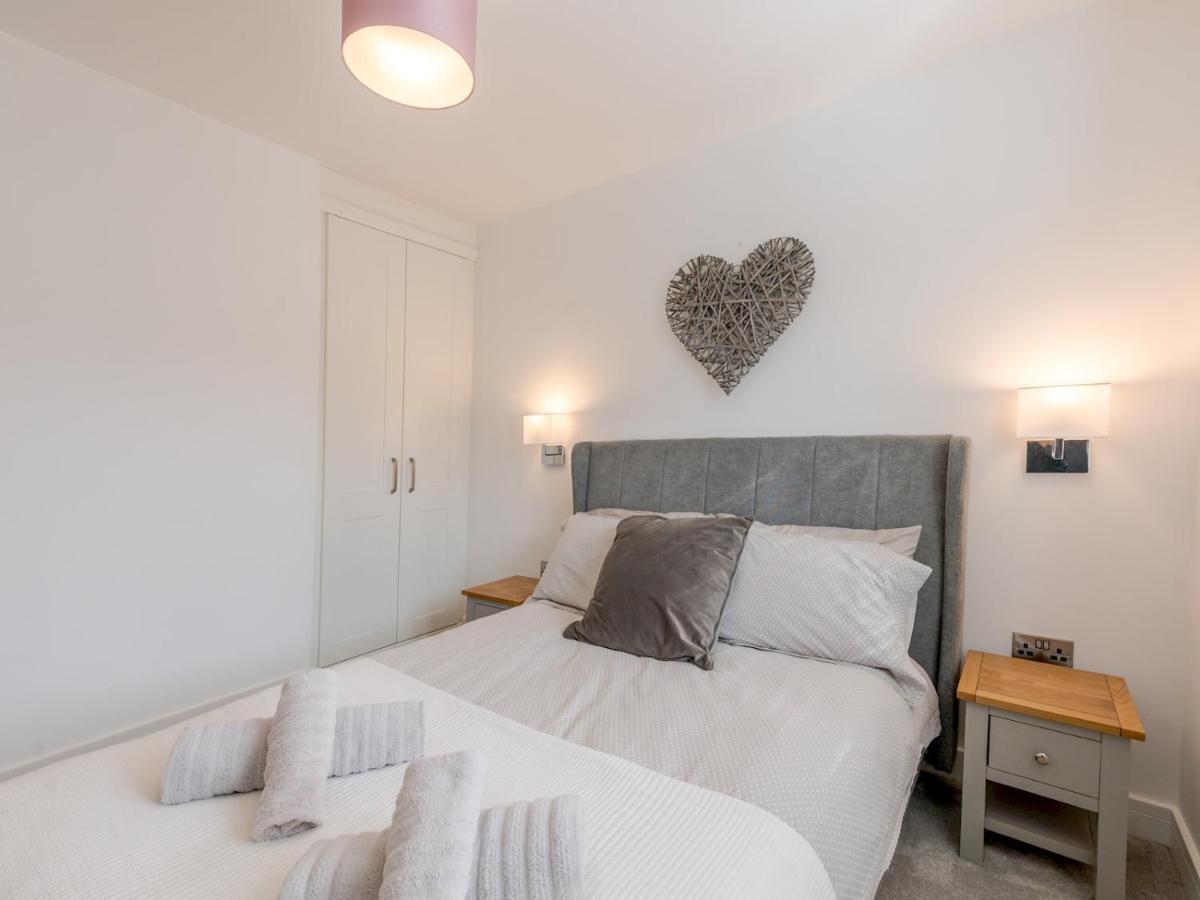 Pass The Keys 1 Bed Albury Contemporary Apartment With Secure Parking Shrewsbury Exterior photo